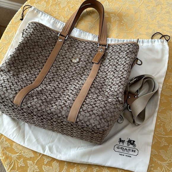 Coach Signature Voyage Bag - Picture 12 of 13